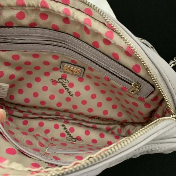 GUESS PURSE - Picture 2 of 3